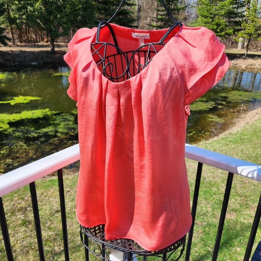 3 tops, size large GUC. Size Large